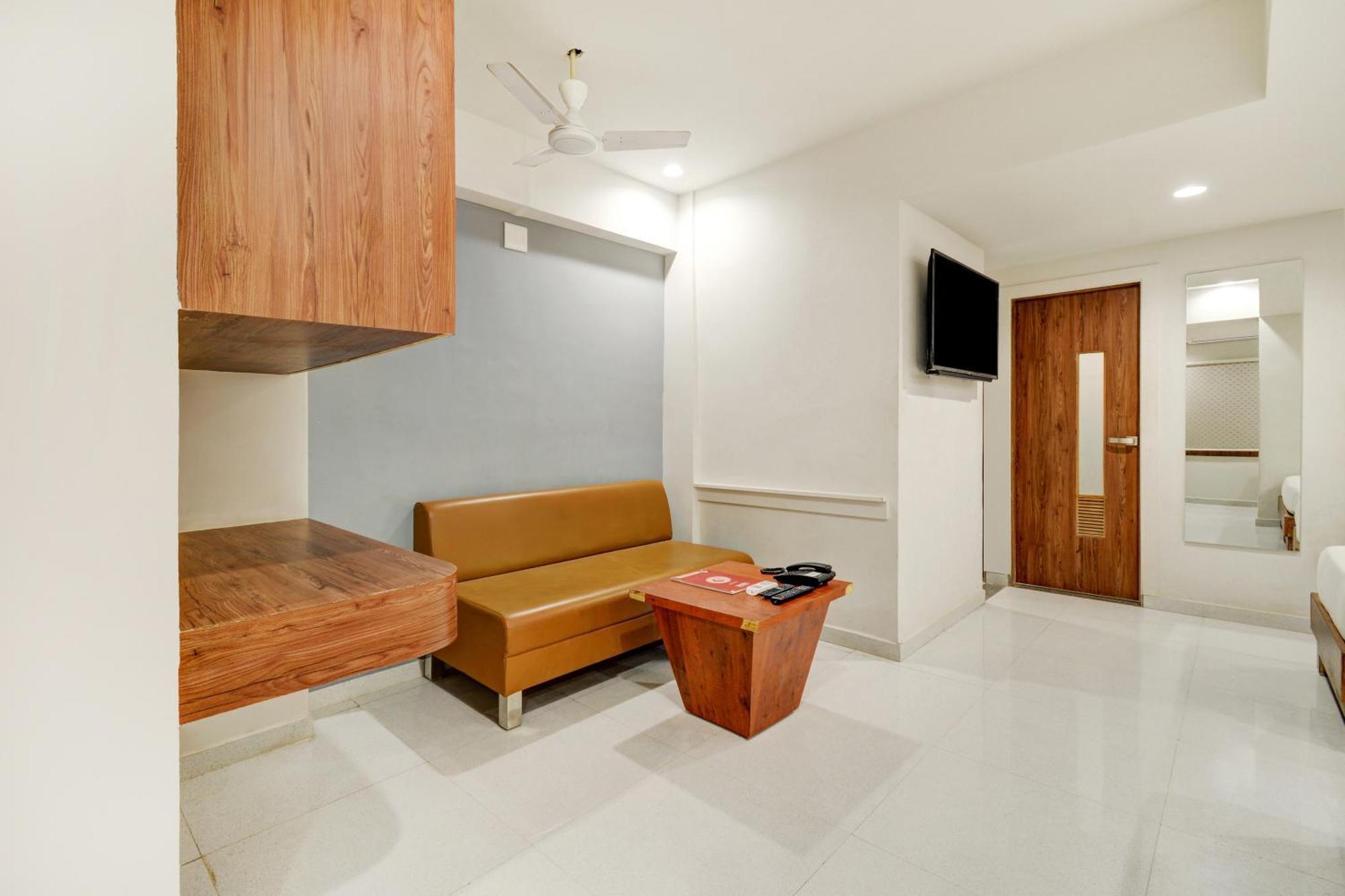 Hotel Desert Inn Tharad Εξωτερικό φωτογραφία