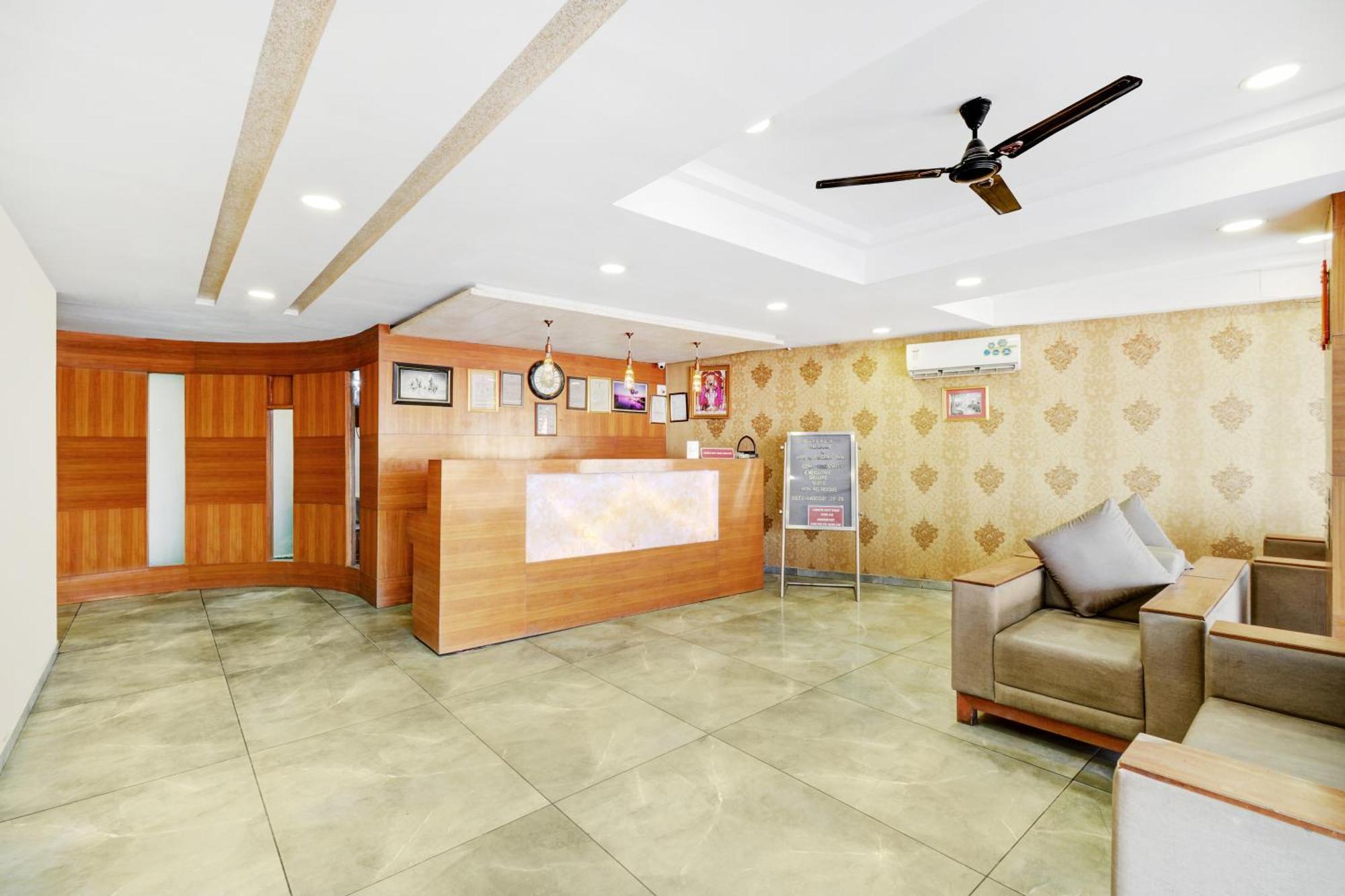 Hotel Desert Inn Tharad Εξωτερικό φωτογραφία