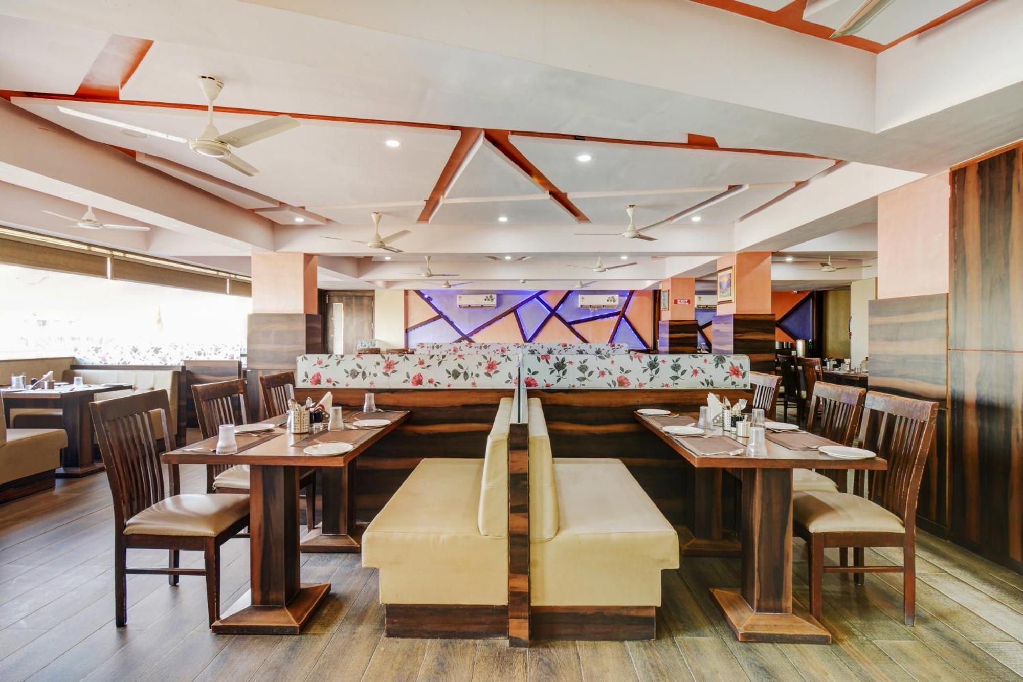 Hotel Desert Inn Tharad Εξωτερικό φωτογραφία